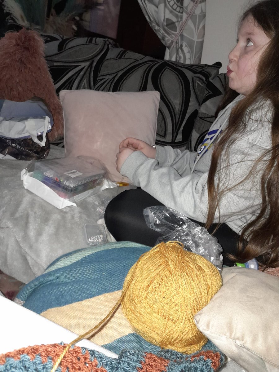 walls_lauren's tweet photo. Ending #childrensmentalhealthweek with some mindfulness, creativity and snacks, your Saturday night starts right here 😀 #mummydaughtertime💜 https://t.co/vrDJ8F4ghE