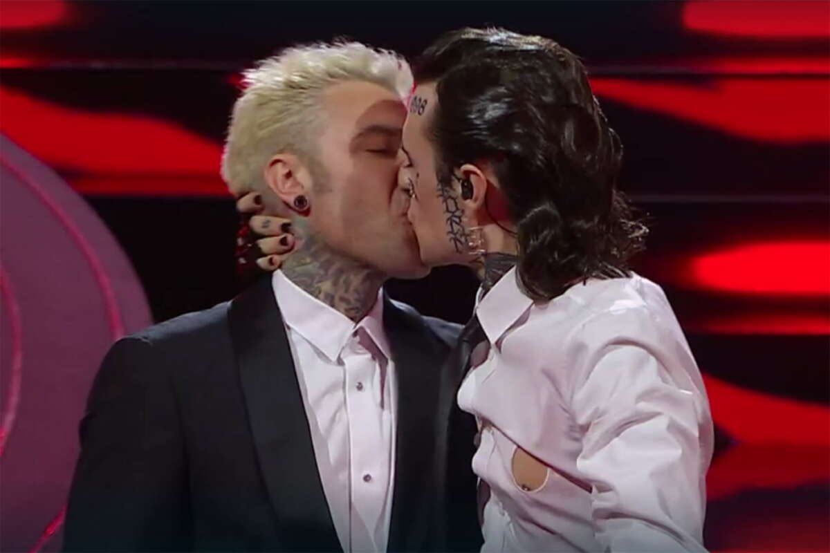 kriib4's tweet photo. ma Mattarella quest’anno dopo il limone di Fedez e Rosa Chemical ha deciso di saltare? #Sanremo2024 https://t.co/cv0BMm3vDN