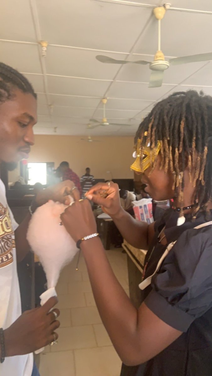 bukolafakilede's tweet photo. ✨Did you know😅 that just a bite of cotton candy 🍭can bring you closer to the love❤️ of your life? 🤔Check out my lovely clients and convince me if otherwise 👀#CottonCandy #cottoncandyakure #sweet_cotton_spree https://t.co/TFIYOaqTzN