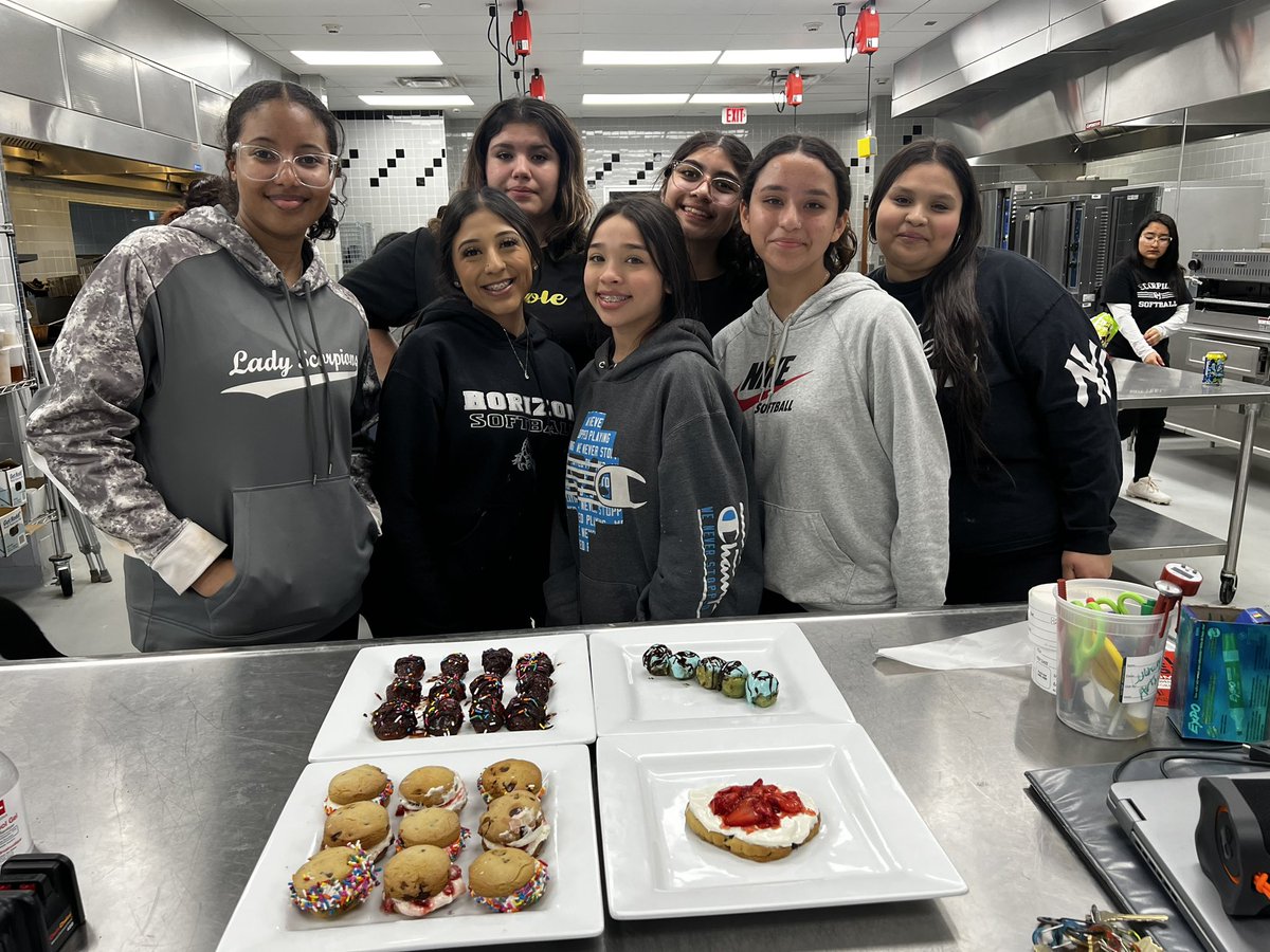 scorpionsftball's tweet photo. Little team bonding bake-off for our Jv and varsity girls. Nice little break from softball before our season starts on Monday. We are ready! Go Scorpions! https://t.co/VRjbsK9ARB