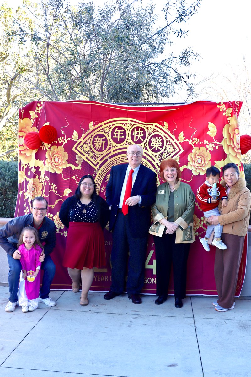 🧧🧨Happy Lunar New Year, Gong Xi Fa Cai, Xīn Nián Kuài Lè, 新年快乐 Thank you to @MountainViewGov for including us in your Lunar New Year celebration. It is the Year of the Dragon. This year honors the Wood Dragon…I am a Water Dragon myself! 🐉 What is your favorite Lunar New…