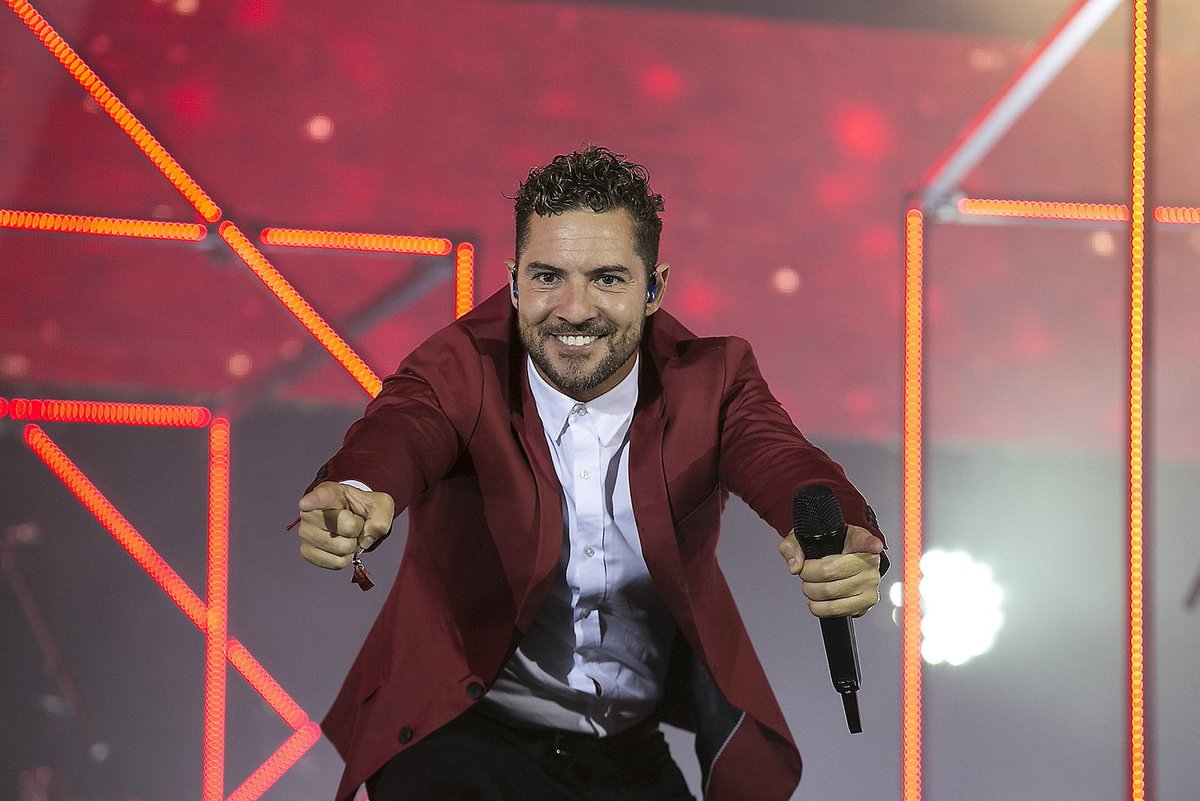 diariARA's tweet photo. #EnDirecte | Comença la gala dels #PremisGoya amb les actuacions d'Amaia Romero i David Bisbal
No et perdis el minut a minut amb l'ARA
https://t.co/r3tktQB2hM https://t.co/WLTr7Bgew3