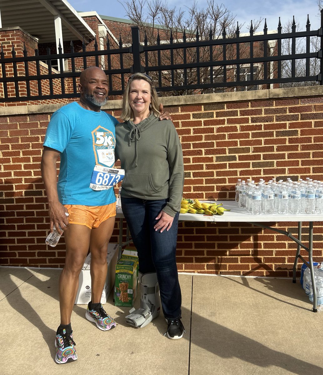No better way to start a Saturday than with a 5K! Fun times at the APS CTAE 5K…smiles & miles! 😁😊 Thanks to @ardensgardenatl for providing healthy fuel for the runners @apsupdate @georgiactae