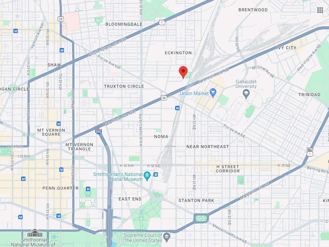 alanhenney's tweet image. VEHICLE PURSUIT WITH MANHUNT--- Harry Thomas Way and Q St NE. Robbery suspects bailed from SUV, now on foot after a brief pursuit using Falcon. @HelicoptersofDC #EckingtonDC #DCCrime