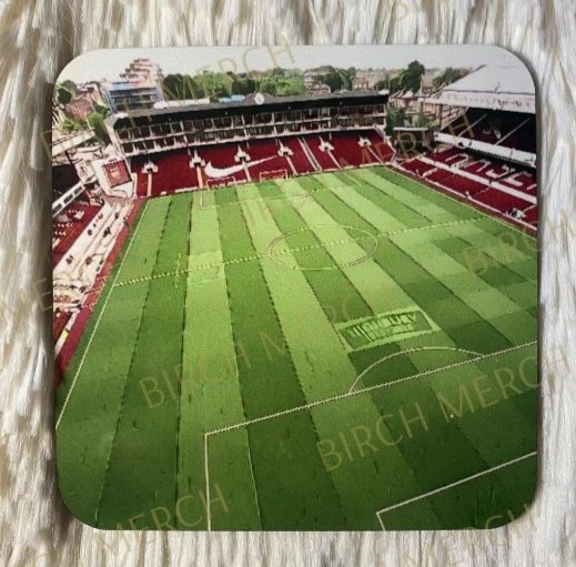 BirchMerch2023's tweet photo. 20 years ago #Arsenal beat Southampton 2-0 at #Highbury. It was 25th league game of the unbeaten season. #Henry scored his 100th Premiership goal as we went five points clear at the top of the table.
It's a great occasion to unveil our brand new set of vintage coasters! 
#AFC https://t.co/dcqsW60vrY