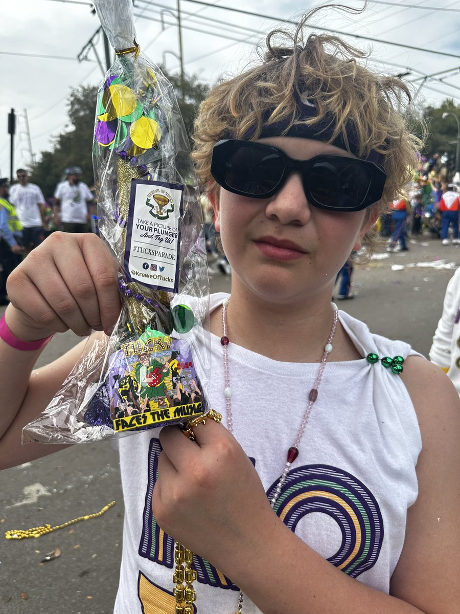 dawncomeaux's tweet photo. #tucksparade https://t.co/AUJf2JvHIv
