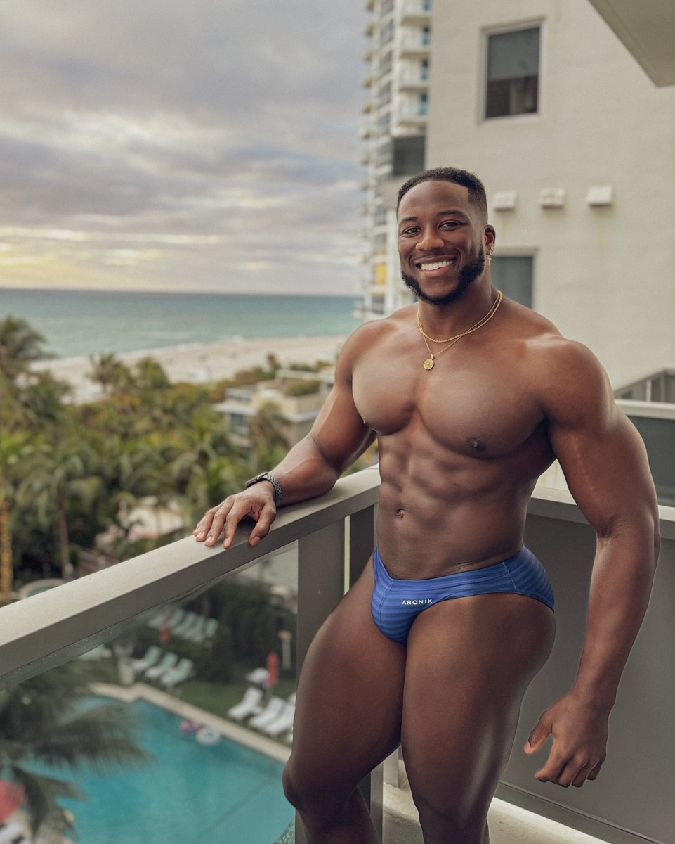noahjrichter's tweet photo. Escaped the cold✌🏿 https://t.co/TgAp3iQDl9