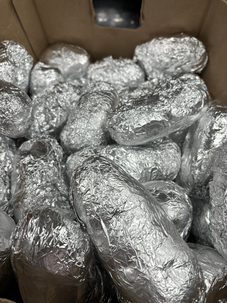 LadyDawgsRBI's tweet photo. #LadyDawgsSteakDate tonight from 5-7. 

Enter through the back doors by the cafeteria. 

We can’t wait to serve you tonight! https://t.co/7BItZpTdx0