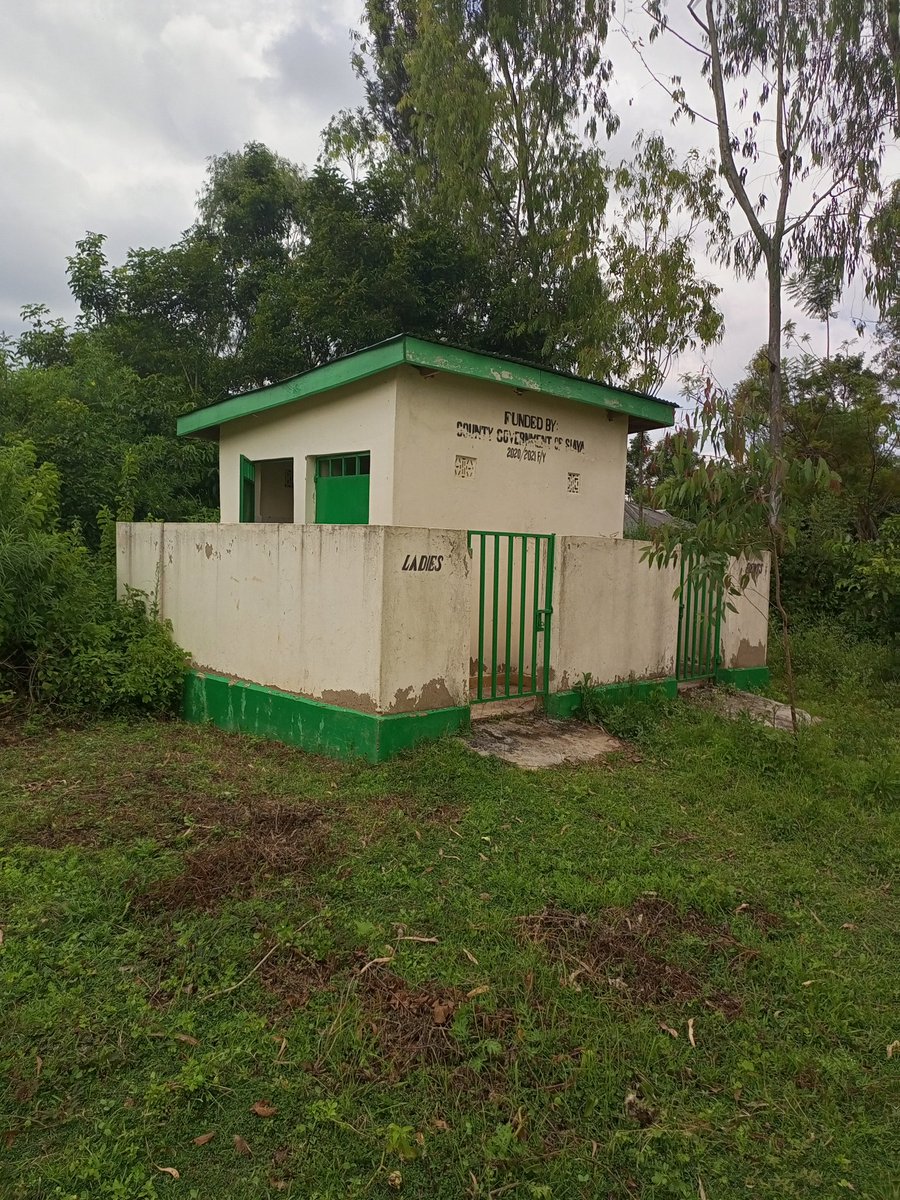 President @OgingaDerick had an opportunity to witness the initiation of the Uhuyi Vocational Training Center in West Alego Ward. This endeavor marks a significant step forward in the Current Governor @orengo_james's Nyalore Admin's commitment to education and skill development.