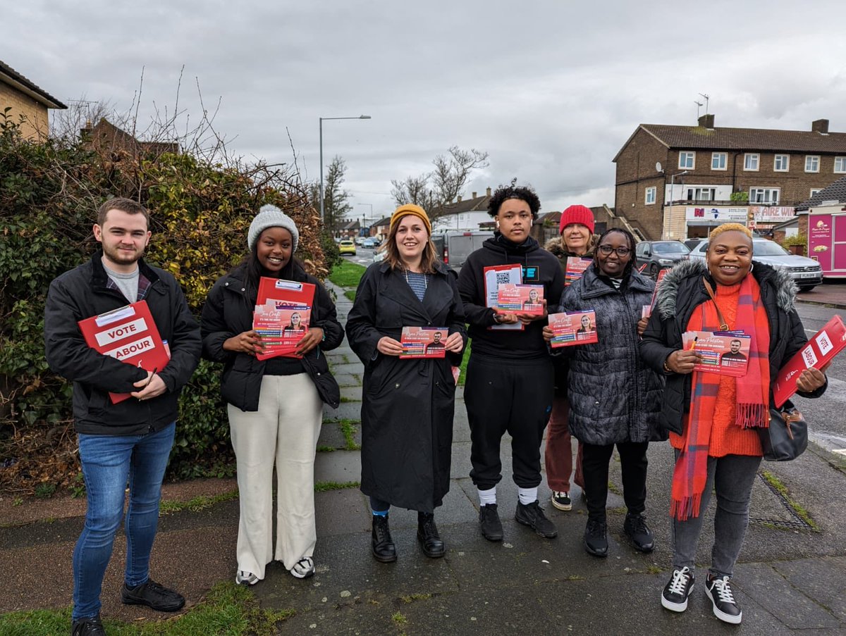 Great Saturday in Ockendon with Labour's local parliamentary candidate for Thurrock Jen Craft, and Ryan Polston, for the Council. A strong mood for change and a fresh start under Labour. What do you think? Click here to tell us. survey.labour.org.uk/thurrock.