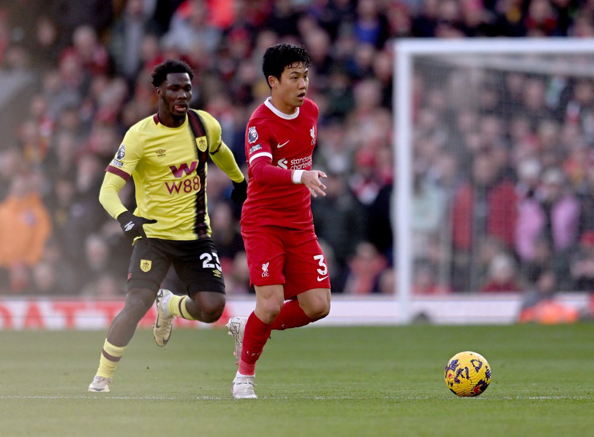 wataru0209's tweet photo. Glad to be back at Anfield with 3 points!
Thank you all for the birthday messages 🙏❤️

#LiverpooFC #Anfield https://t.co/nbVUfPHAr8