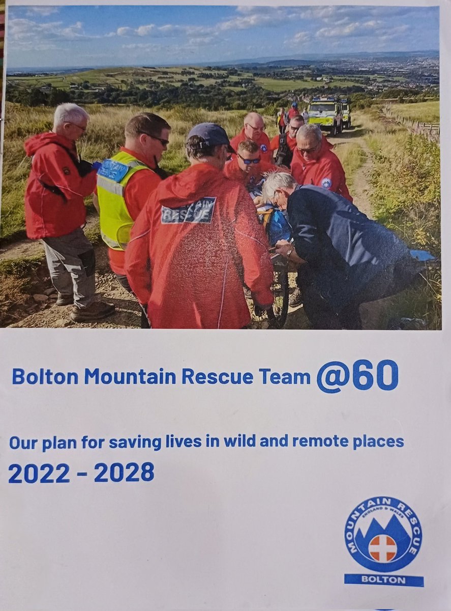 Thank you to everyone @BoltonMRT for enabling us to observe a training rescue on a very cold night ahead of the snow forecast! So impressed by your skills & professionalism in all that you do - water, mountain and urban rescue @boltoncouncil @GMLO_UK @MDRollinson #highsheriffs