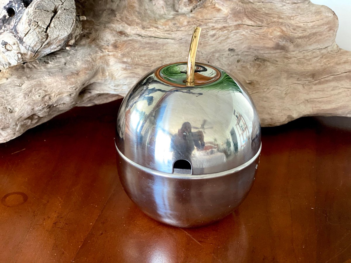 VSeagrape's tweet photo. 🐕 Big deals! Serving Dish, Apple Shaped Vintage Stainless Steel Sugar Bowl Jam or Sauce Jar, Italian Made Vintage Jam Jar, Sugar Bowl, Vintage Kitchen only at $35.00 on https://t.co/UJcKIa0N0n Hurry. #mcm #MidCenturyModern https://t.co/oFW4GXGFkd