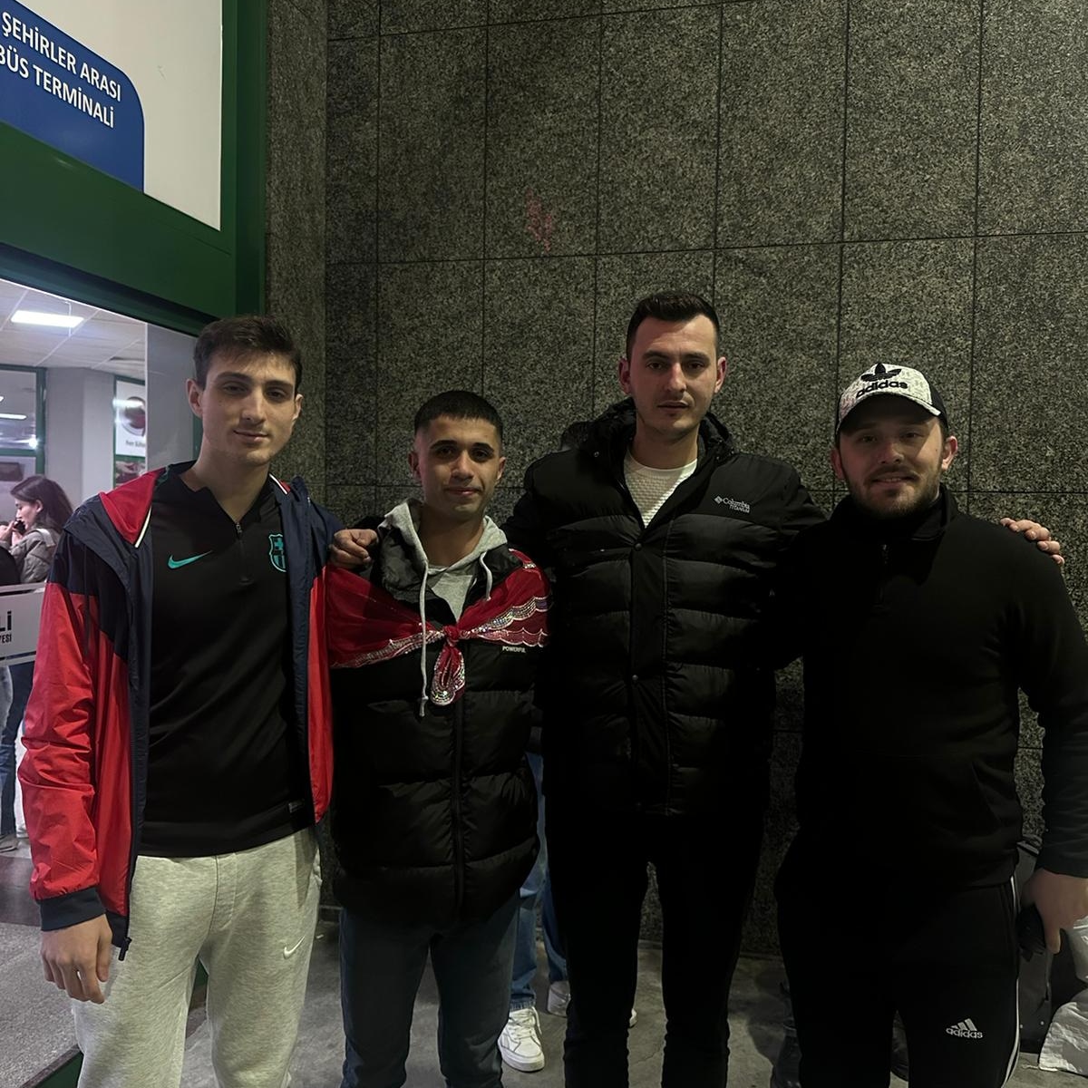 📍Asker Uğurlaması

Vatani görevini yapmak üzere askere gidecek olan Emrah Şahin  kardeşimizin asker uğurlamasına katıldık.

Kıymetli kardeşimize hayırlı teskereler diliyoruz.

@mustafamutlusarii 
@umutcanturgun