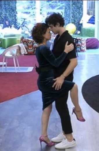 gwenstarlight_'s tweet photo. E SE VI DICESSI CHE MI È PIACIUTO DI PIÙ GIOVANNI DI NICHOLAS
#Amici23
https://t.co/xixNww0ak7