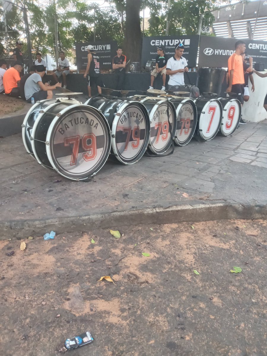 porque esta noche... tenemos que ganar!