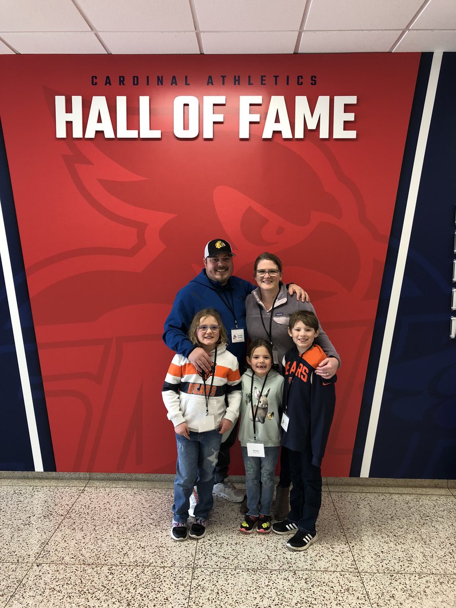 briansisson11's tweet photo. Great afternoon sharing our new Hall of Fame Wall with some of our all time Cardinal Greats! Thank you to all who made it out! #CardinalPride #HOFSaturday #CardinalLegends https://t.co/QGZwad1mPJ
