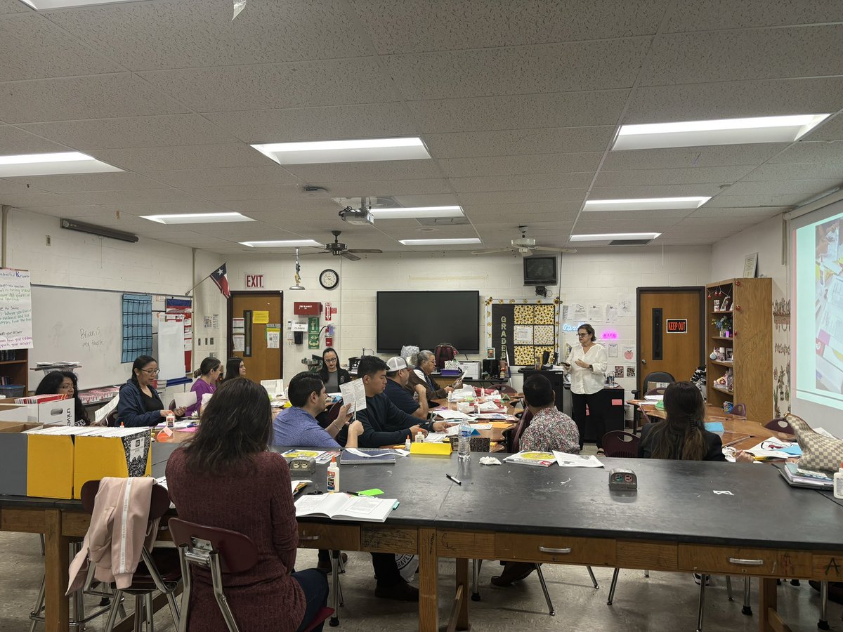Greatly enjoyed our time working with <a href="/Donna_ISD/">Donna ISD</a> teachers in support of #emergentbilinguals alongside <a href="/ms_crodriguez/">Claudia Rodriguez</a> <a href="/JudithGoodman2/">Judith Goodman</a> Thank you Mr. Arellano #bilingualed team for having <a href="/tcmpub/">Teacher Created Materials</a> back!