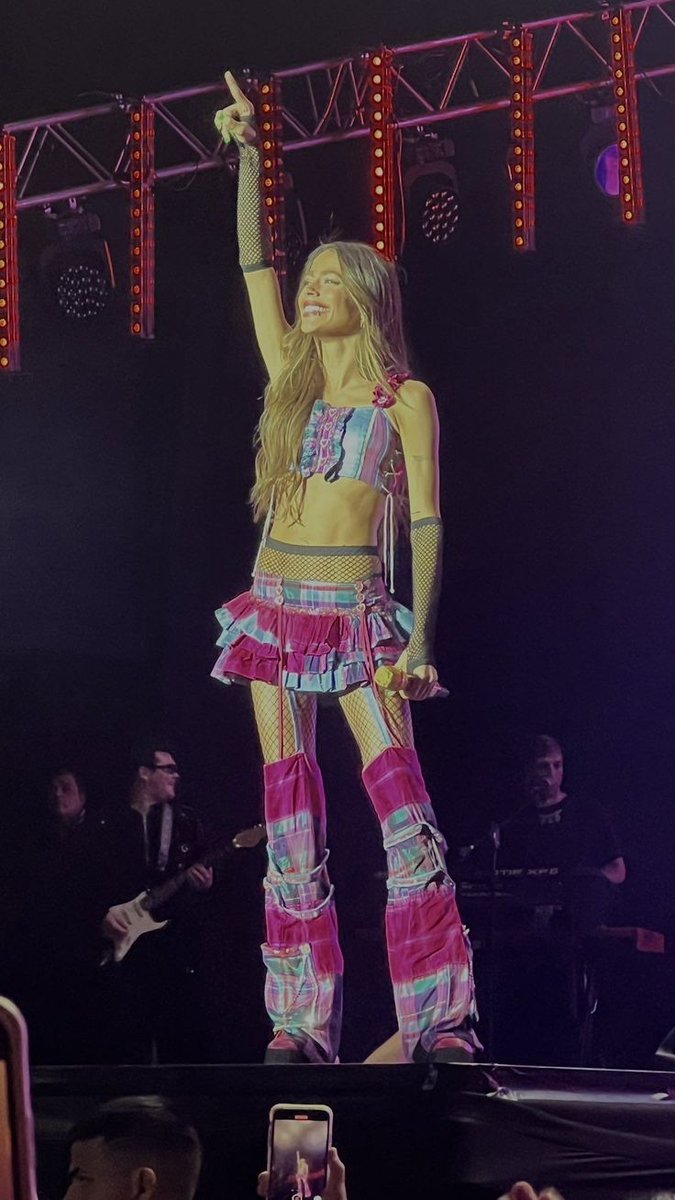 tinivsglow's tweet photo. te amo tantotantotantotanto https://t.co/Q7SdPAtRNr