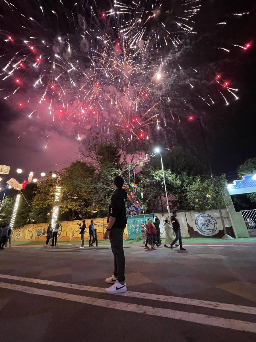 SuvamSwastik's tweet photo. Pretty beautiful ending to Bhubaneswar dot fest 2024….
#Bhubaneswar #dotfest #bbsr #FridayNight https://t.co/dnQlxMijNI