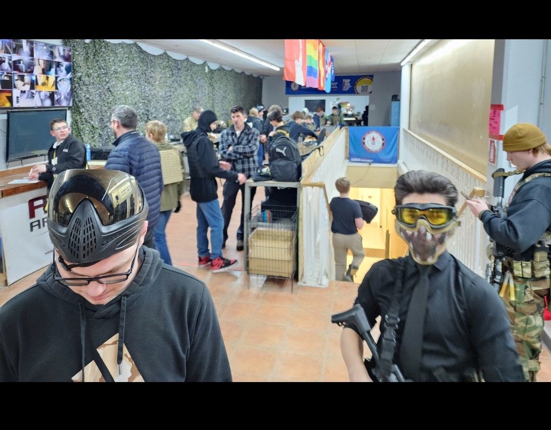 ForceonForcetac's tweet image. What a great day, all the rentals are off the wall, plenty of regulars, what a target rich environment. Tons of fun being had, smiles and laughter. The best kind of day!!! 
#forceonforce#airsoft#yegairsoft#fof#speedsoft#yeg#birthdayparty#bachelorparty
