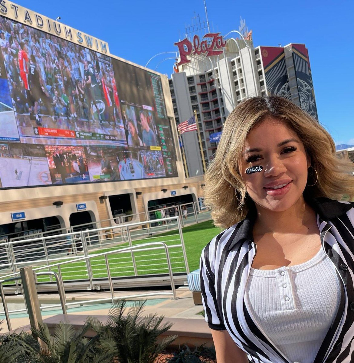 We're here @CircaLasVegas and #StadiumSwim ready to present the #FantasyFootball World Champion with the big check! VIP Party sponsored by @JBookwalterWine. #SuperBowlLVIII