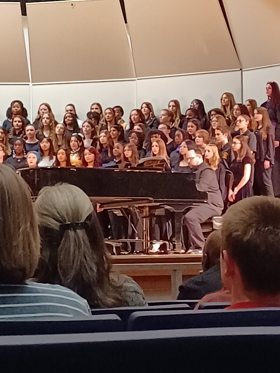 Marleydawn1's tweet image. My girl singing at the All District Chorus Concert. 🎶🎶🎶 They are the best of the best and did amazing!!! Congrats #Lilian 👏 now on to All State!! #Chorus #Singer #Music #ProudMomma
