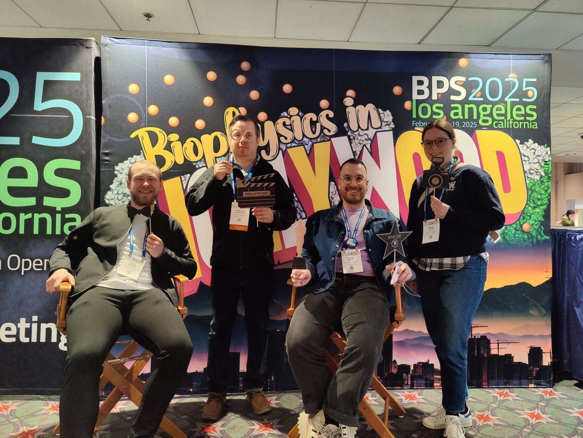 BiomodelAU's tweet photo. The Biomodelling group made it to Philadelphia for #BPS2024 https://t.co/ma23TlEG9Y