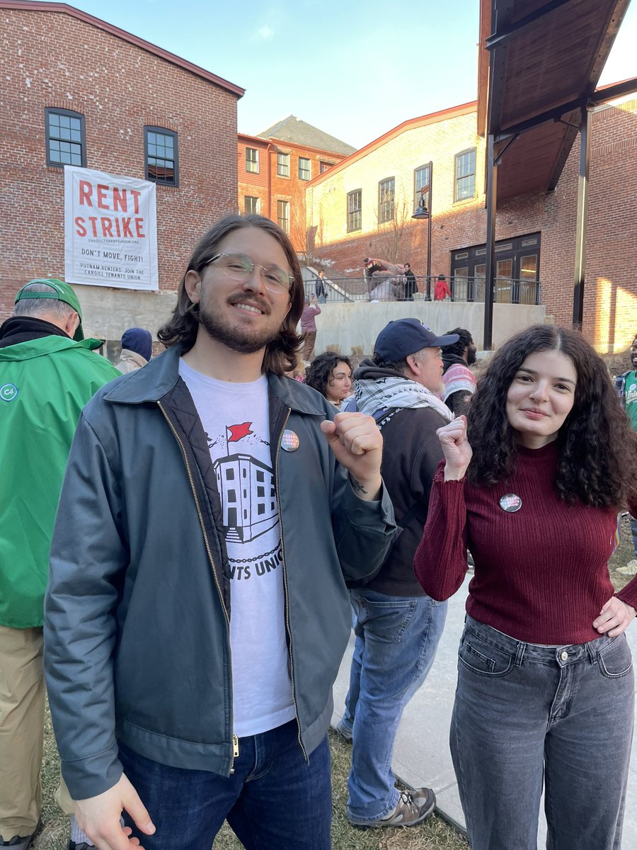 Standing in solidarity with striking <a href="/CargillTenants/">Cargill Tenants Union</a> fighting for safe lead-free homes, fair rents and no evictions. Tenant unity!