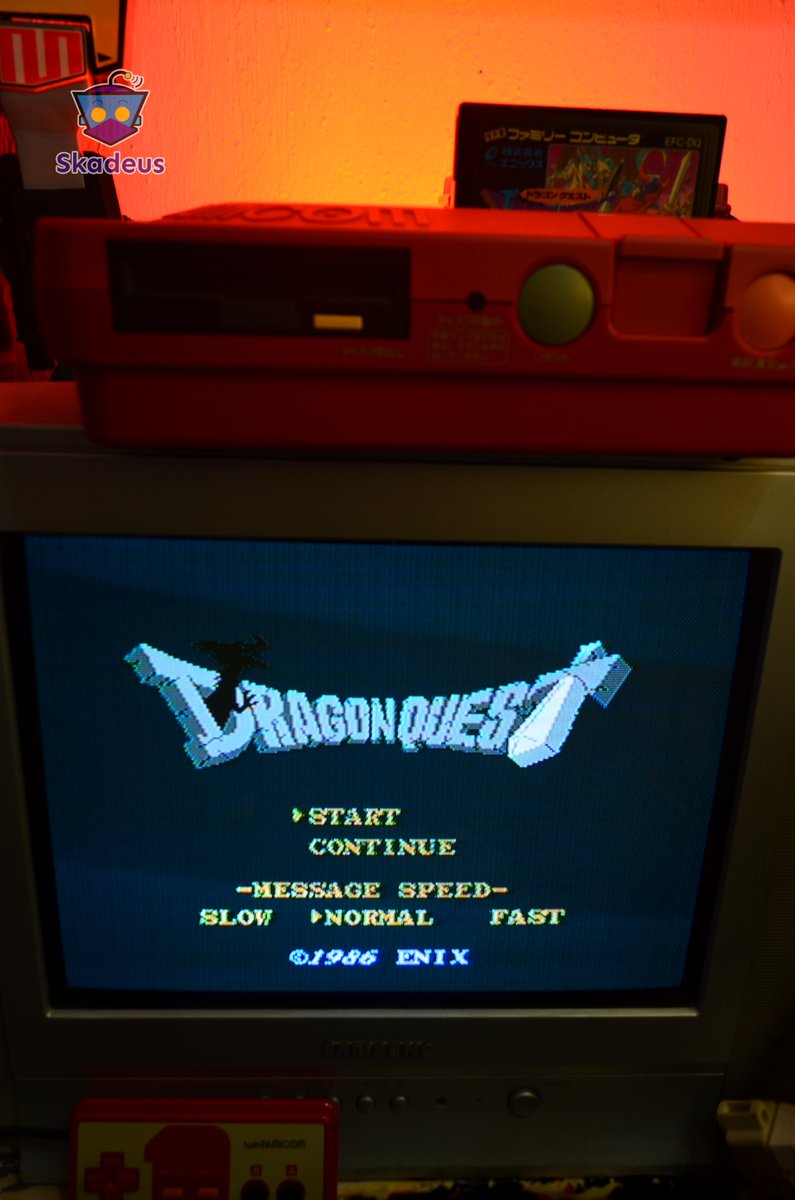 skadeus's tweet photo. Belleza pura: un duo fabuloso!!!
la Twin Famicom de Sharp + Dragonquest I
Dos joyas de 1986!!! #DragonQuest #twinfamicom #sharpfamicom #nes #famicom https://t.co/xZNGOsLztB