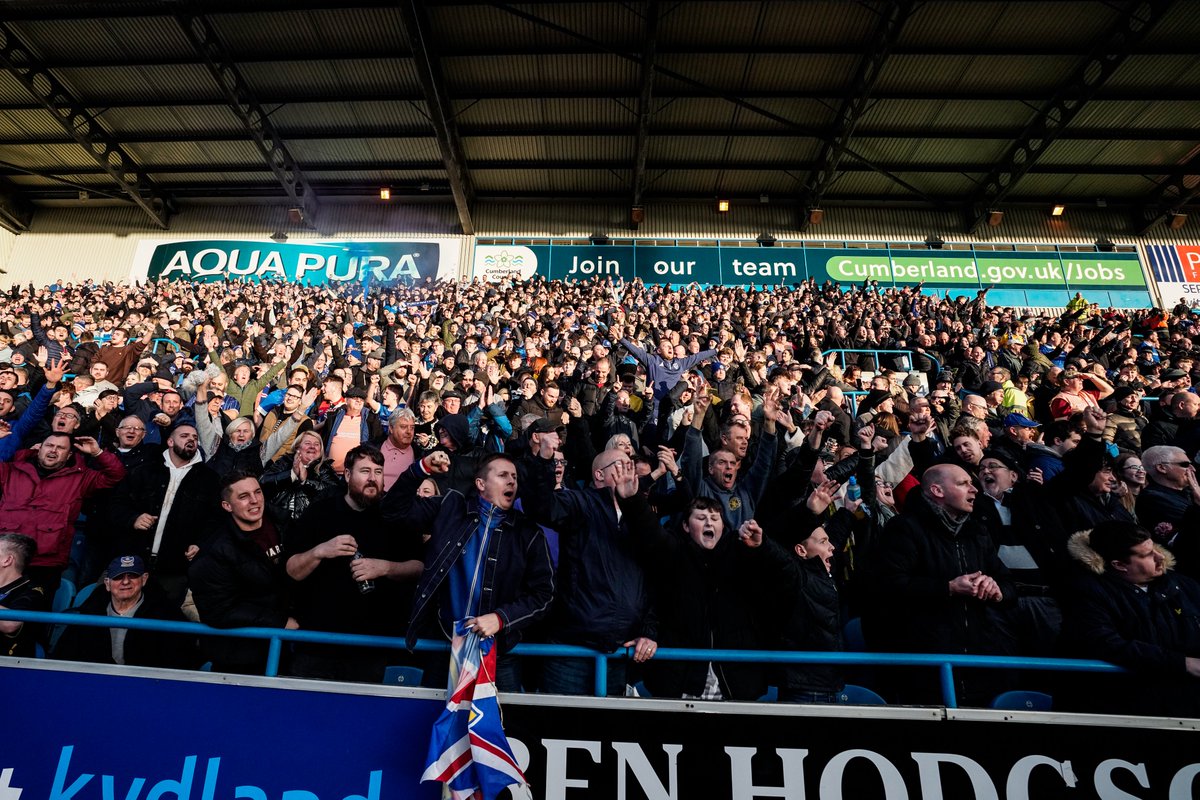 Pompey's tweet photo. Ridiculous support 🤯

1️⃣,8️⃣5️⃣8️⃣ legends made the 700+ mile round trip to Carlisle – thank you SO much, #Pompey fans 💙 https://t.co/NouC36ya0w