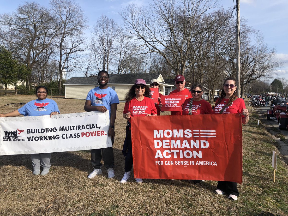 UnderTallSWH's tweet photo. We are strong together. Johnston County @MomsDemand marched in the #MartiutherKingParade in Smithfiled NC. We joined with #JOCOPride and @DownHome_NC https://t.co/856vNLcyDE