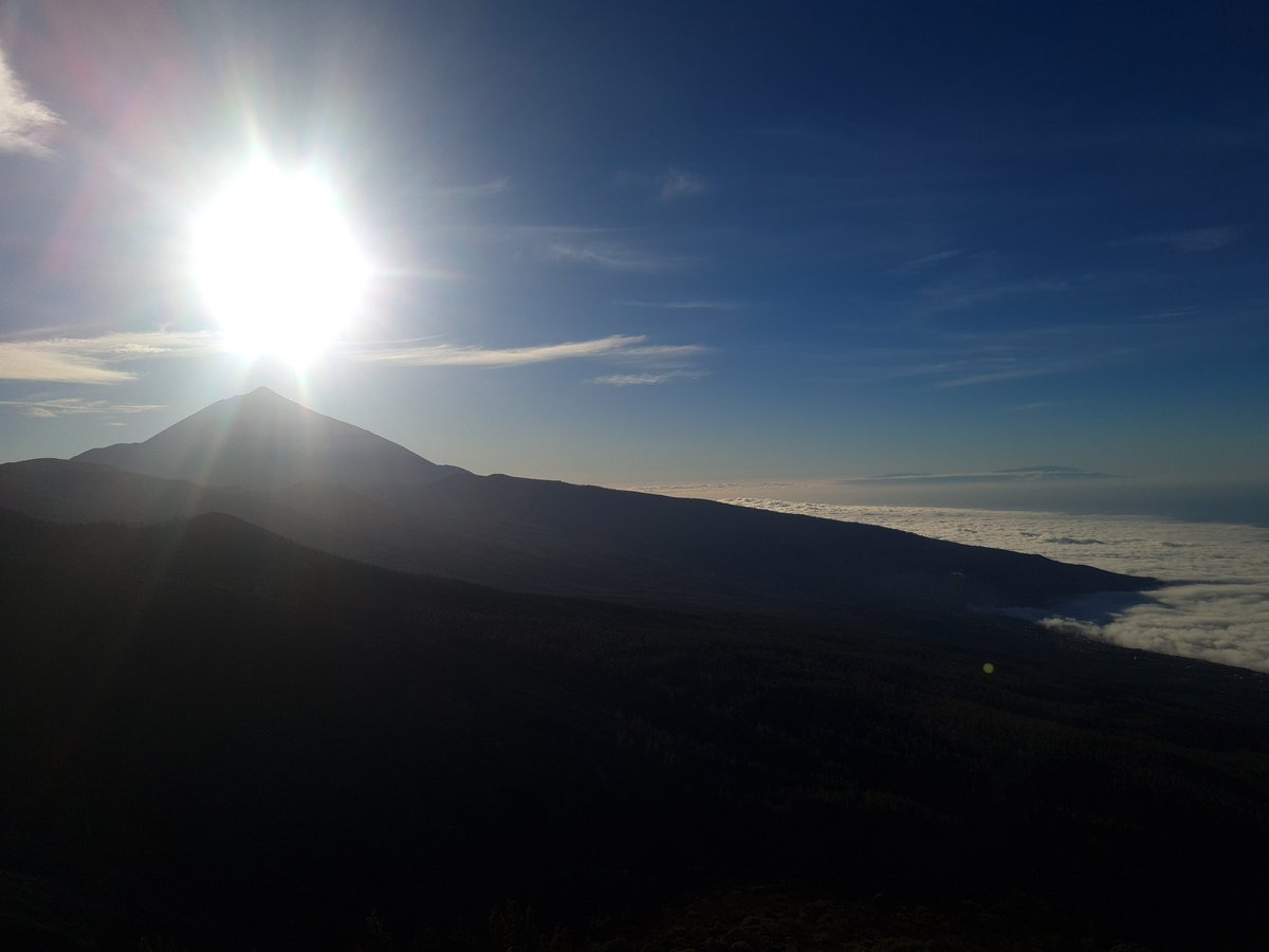 HugoDR21's tweet photo. 🌞🗻 https://t.co/7vZrGPhphd