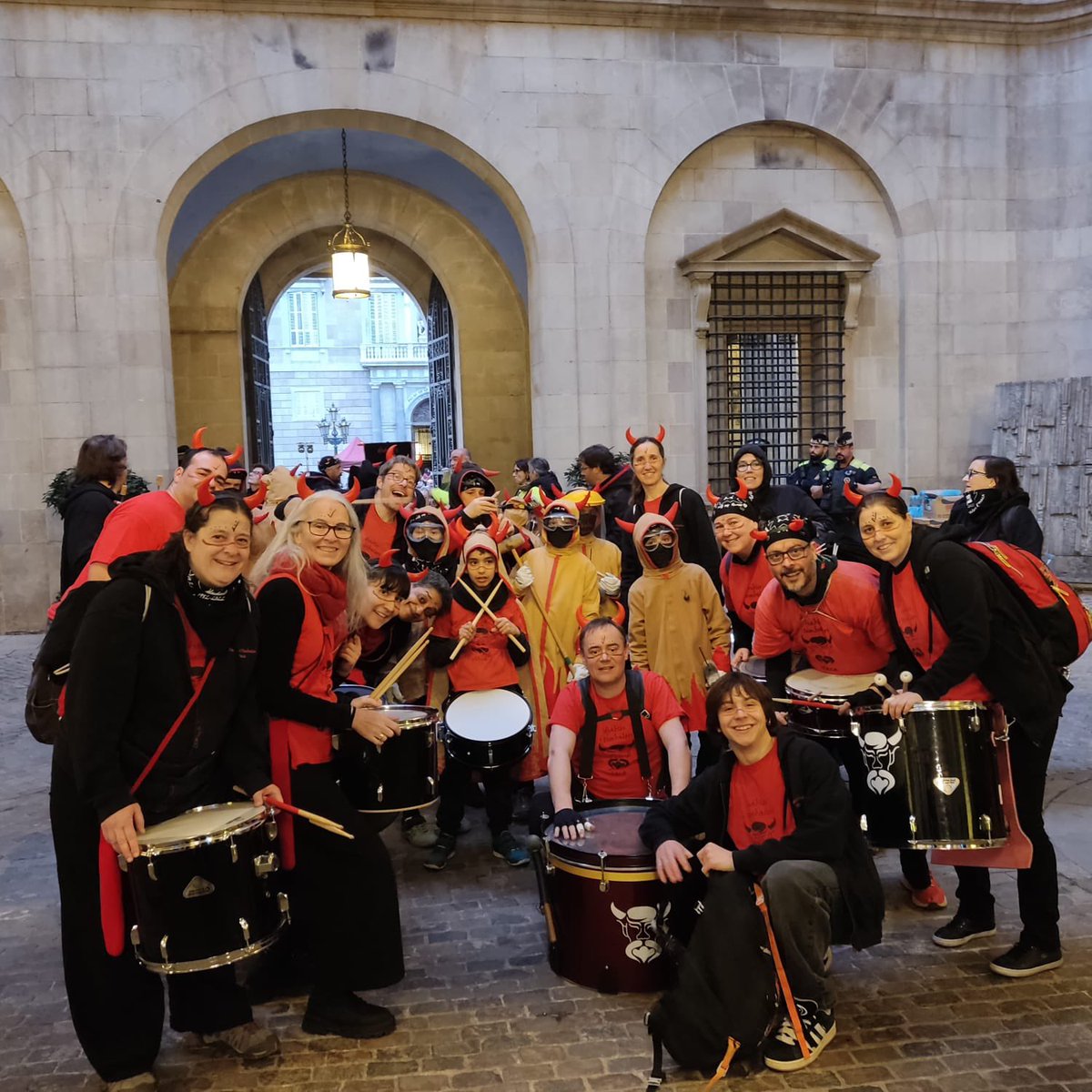 Diablesses i Timbaleres d’Itaca 🔥🥁 tweet media