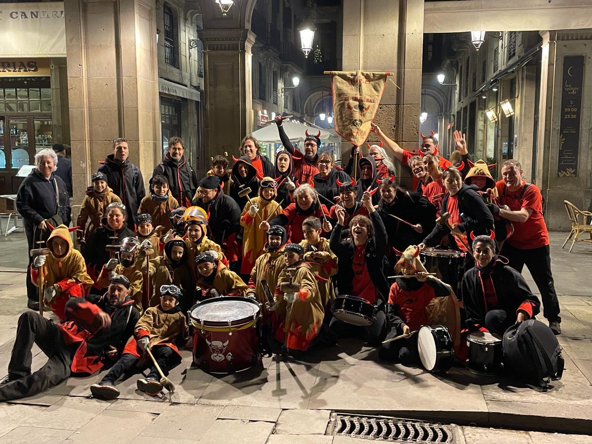 Diablesses i Timbaleres d’Itaca 🔥🥁 tweet media