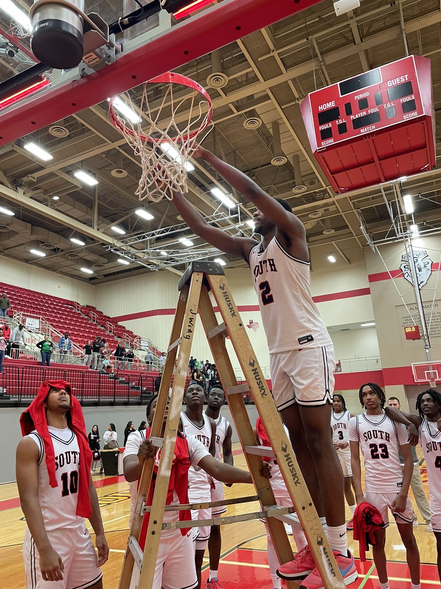 SGPBasketball's tweet photo. 🔥🏹🏀
@MarkeceYoung 
@CamerenPaul 
@iamgbanks2 https://t.co/6KR1PojXaJ