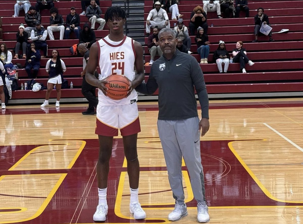 Caleb Wilson has taken his game to new heights. This is a testament to his work ethic because he has been a top player in his class for some time now. STORY: ontheradarhoops.com/otr-hoops-elit…