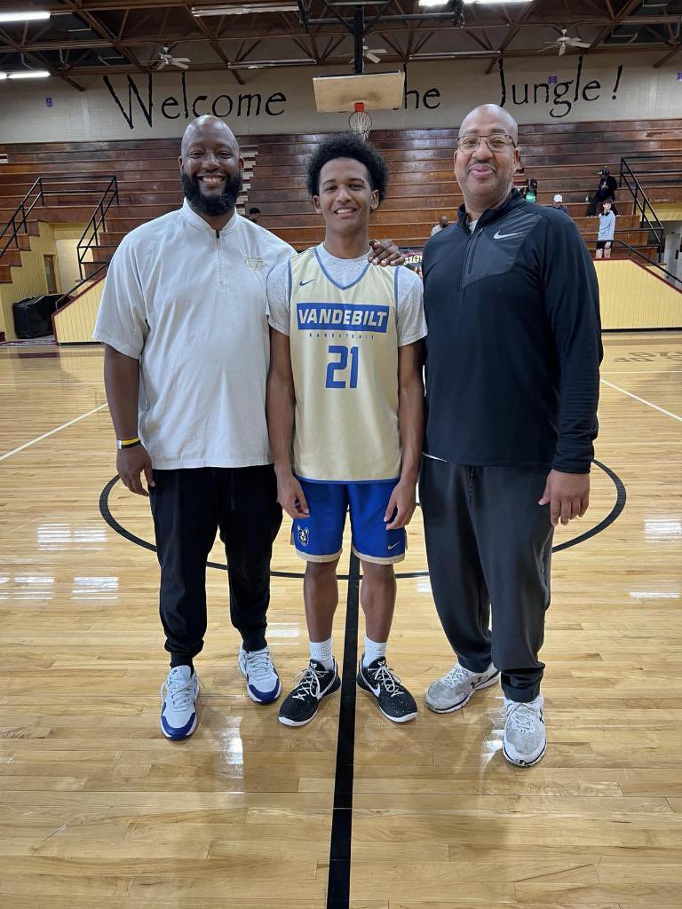 Leon Veal tweet media