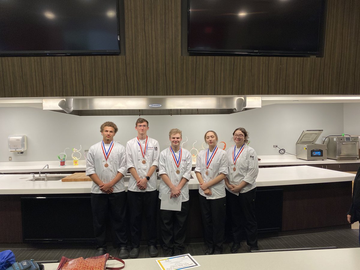 CulinaryArtsNCC's tweet photo. Bronze Medals for both our Culinary Competition teams at JCCC! https://t.co/GKycGTzxe2
