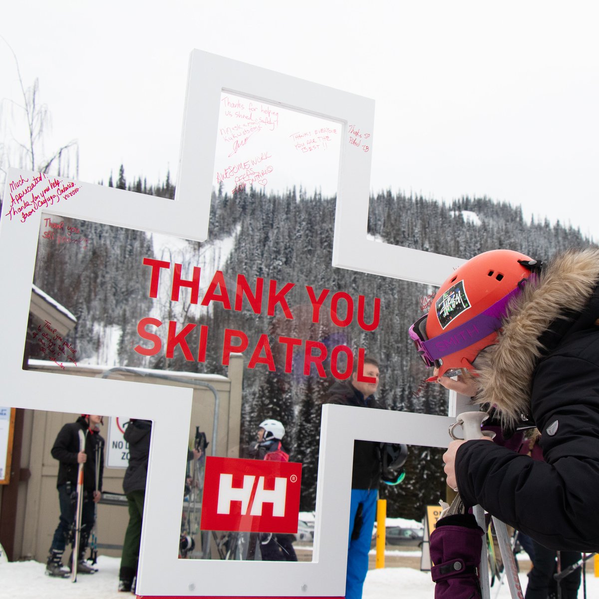 SunPeaksResort's tweet image. Thank you to ski patrollers in Sun Peaks and around the world this #InternationalSkiPatrolDay! Thanks to @HellyHansen and your kind written words, we’ve shared this white cross featuring appreciative messages with the employees and volunteers that make up Sun Peaks Patrol.