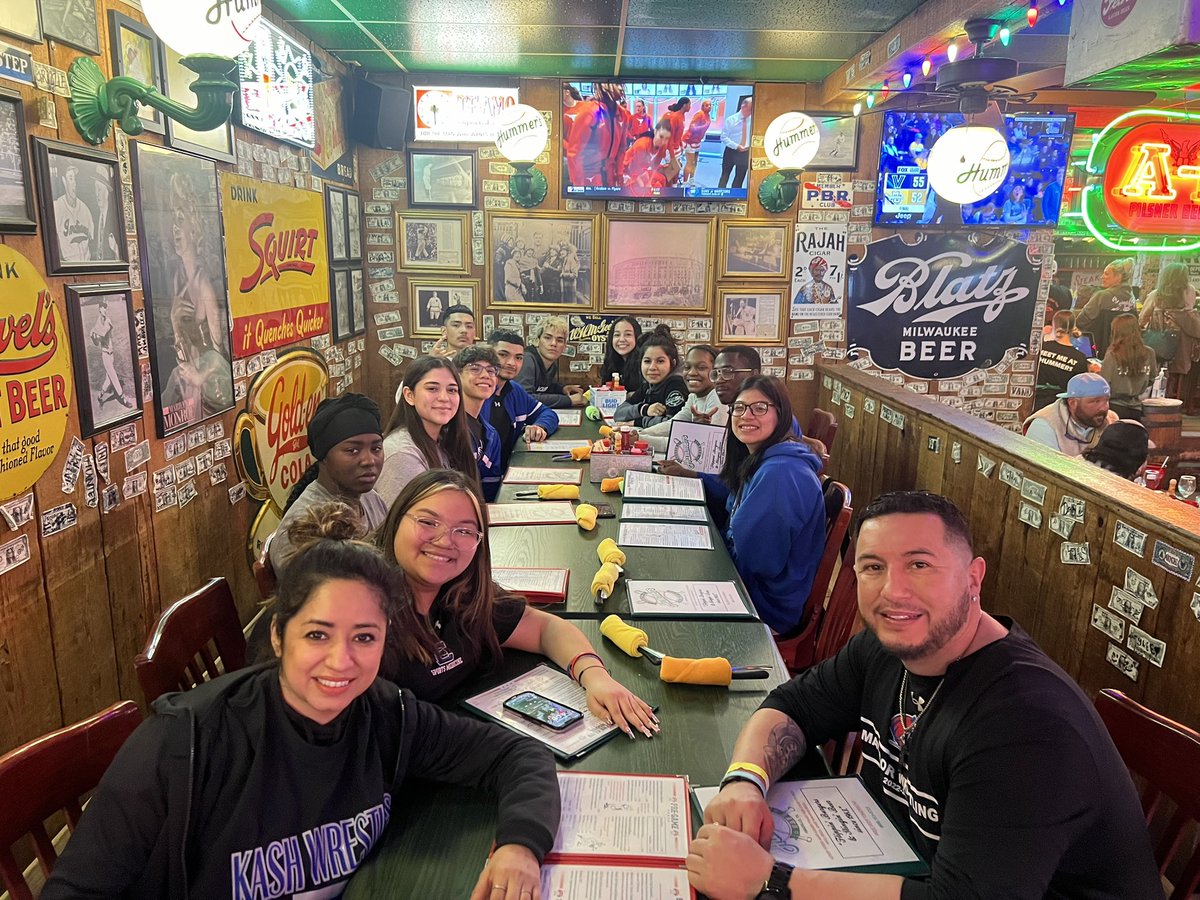 Matadors enjoyed a nice Regional Qualifying Dinner with the team!