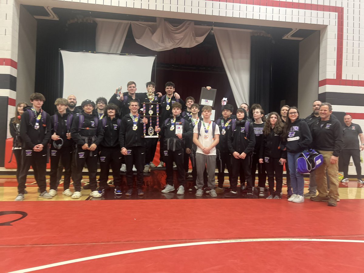 Results from LC8 championships
Keystone 🏆 conference champs
Paul Horten 🥇 
Tristin Greene 🥇Wrestler of the year🎖️ 
Dante Ortiz 🥇 
Jonathan Gould 🥇 
Jordan Folmer 🥇 
Owen Jerkins 🥈 
Leland Colin 🥈 
Justin Rounds 🥈 
Dom Warner 🥉 
Micah Comito 🥉 
Jameson Bryant 🥉