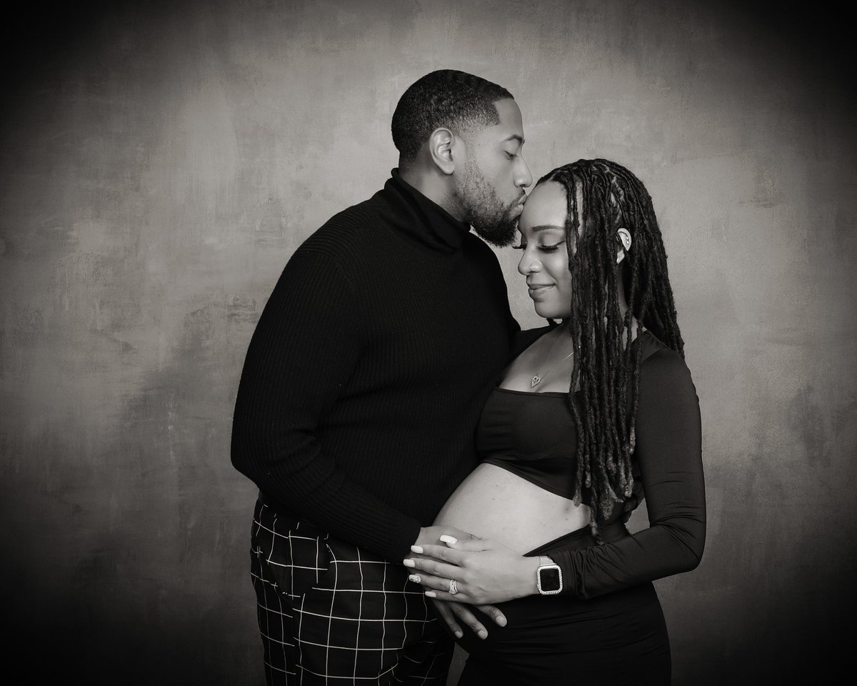 DiamondAmani's tweet photo. A couple of weeks away from meeting our 2nd princess. Thank you God for blessing our family 🥰❤️ https://t.co/rY0Apajzro