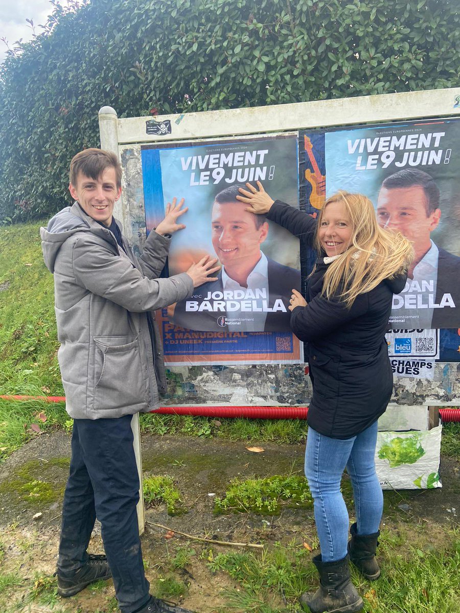 BernierNicola40's tweet photo. Encore une belle journée collage et boîtage sur les communes d’#ondres et ses alentours,🔥🔥
Merci militant pour leurs présences et à @Franceschini_RN 🇫🇷🇫🇷
#VivementLe9Juin https://t.co/D7o0zK42Yf