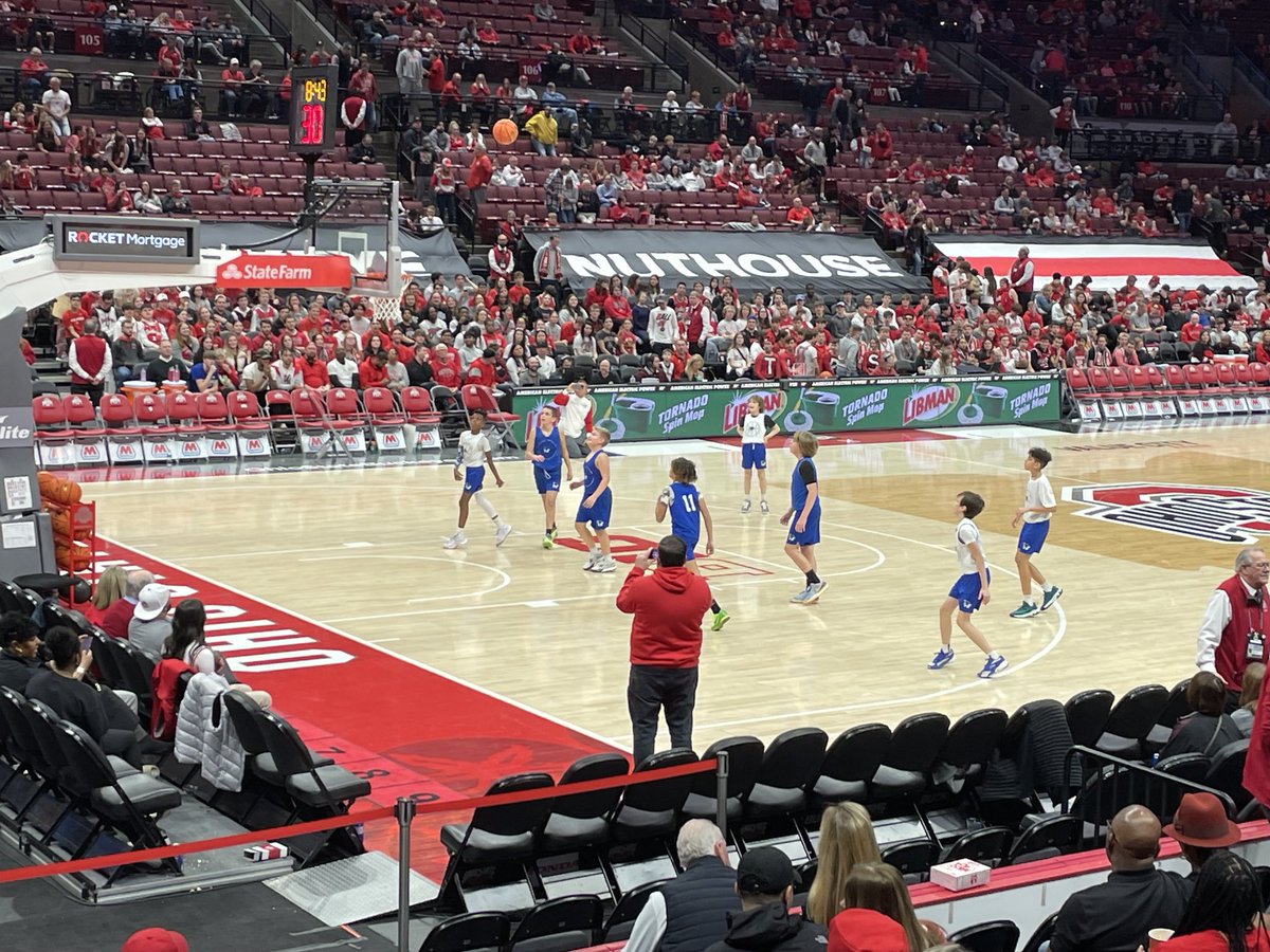 sebgridlock's tweet photo. ⁦⁦@HDcatsHoops⁩ 6th Grade hooping at Ohio State Halftime.  Go Cats! https://t.co/2BeWw3NH9D