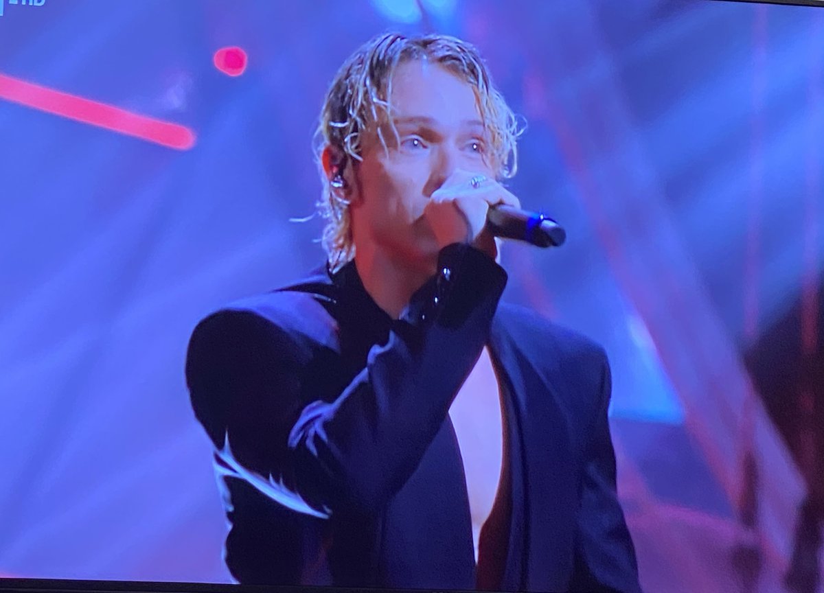 06Simmy's tweet photo. MAGNIFICOOOO 🥹🥹❤️❤️ VOTATE CODICE 14 #Irama #Sanremo2024 #CODICE14 https://t.co/0hL5cak3cq