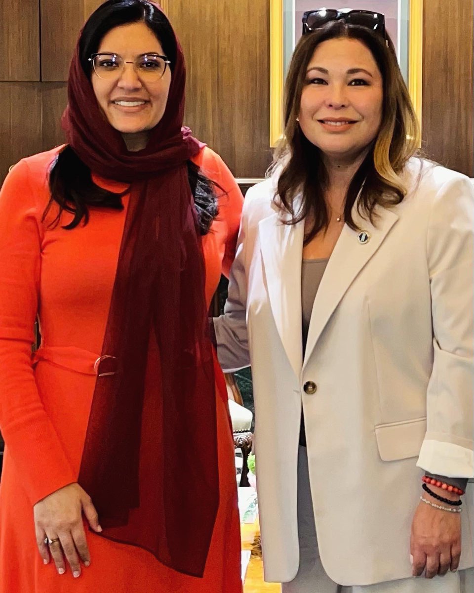 I had the profound honor of meeting with HRH Princess @rbalsaud at the Saudi Arabia Embassy in Washington DC. It's not every day you encounter a leader who embodies authenticity and inspiration in every aspect of their work. During our hour together, I had the privilege to