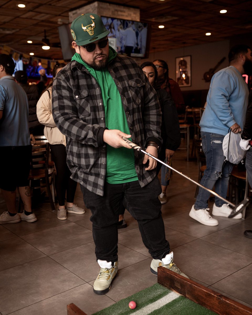 big_stout's tweet photo. Some pics from last weekend’s event in @downtownelpaso 
Always fun when I hang out with @truone915 
⛳️🏌🏽‍♂️ 

Last pic is funny 🤣

#BarstoolOpen24 #minigolf⛳️ 
#downtowelpaso #dtep #golf #dxl #newera #jordan5 
#ralphlauren https://t.co/IinBoTdq6V