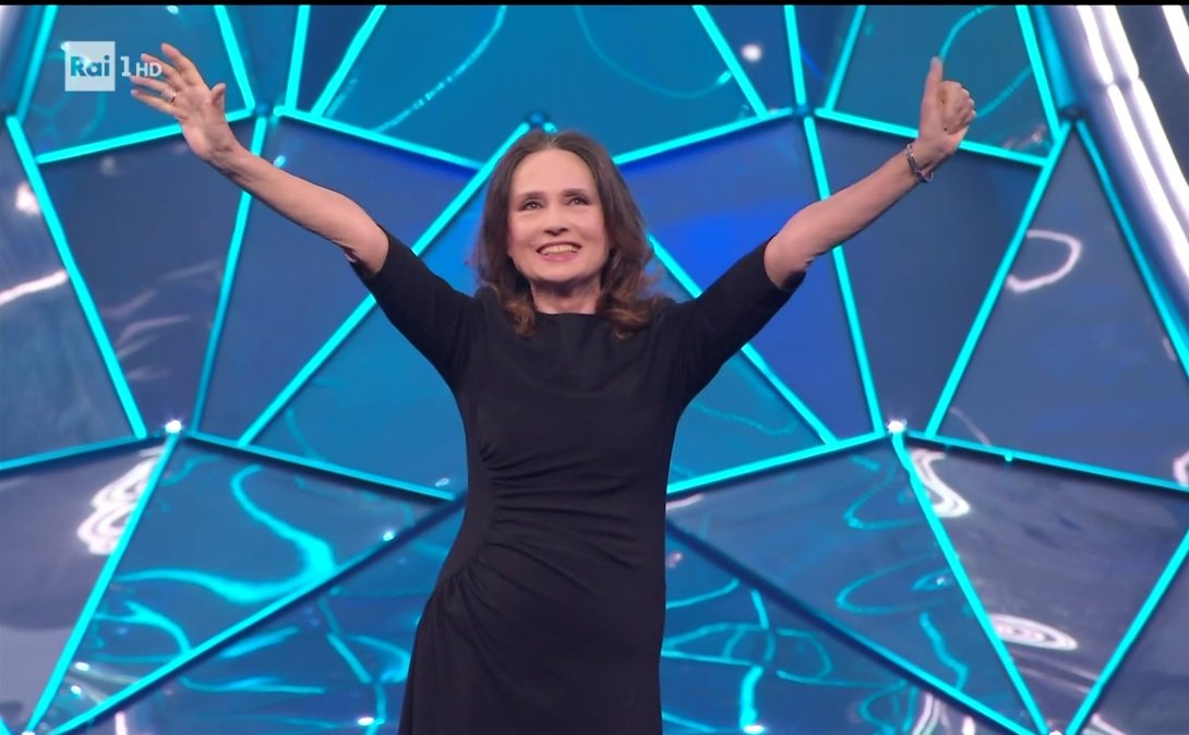 ElleMary99's tweet photo. Questa canzone ha 60 anni e Gigliola ha 76 anni! Pazzesco, sembra sempre una ragazzina😳
#nonholeta
#gigliolacinquetti
#Sanremo2024
#FestivalDiSanremo2024
#Sanremo24 https://t.co/Rsyz4CWjIp
