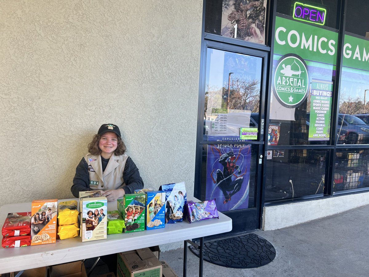 THE GIRL SCOUTS ARE AT ARSENAL NEWBURY. COOKIES!!!!! 🍪 
#arsenalcomicsandgames #girlscouts #girlscoutcookieseason
